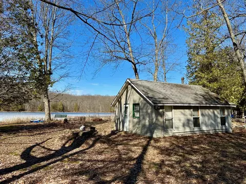 5993 Crepin, Hesperia, MI 49421