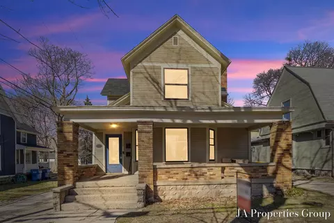 921 Fairmount, Grand Rapids, MI 49506