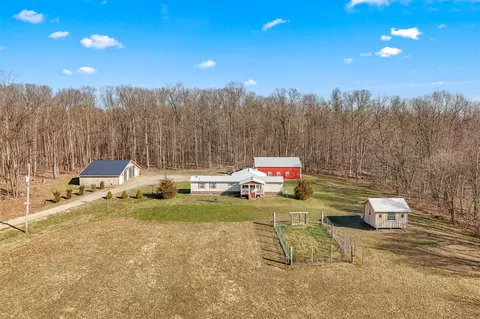 2722 Woods Vw, Hillsdale, MI 49242