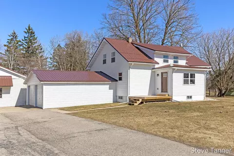 5423 E Howard City-edmore, Cedar Lake, MI 48812