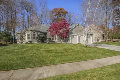 1969 Oak Holw, Grand Rapids, MI 49504