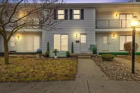 7521 Boulder Blf, Jenison, MI 49428