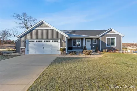 11791 Crystal Rdg, Sparta, MI 49345