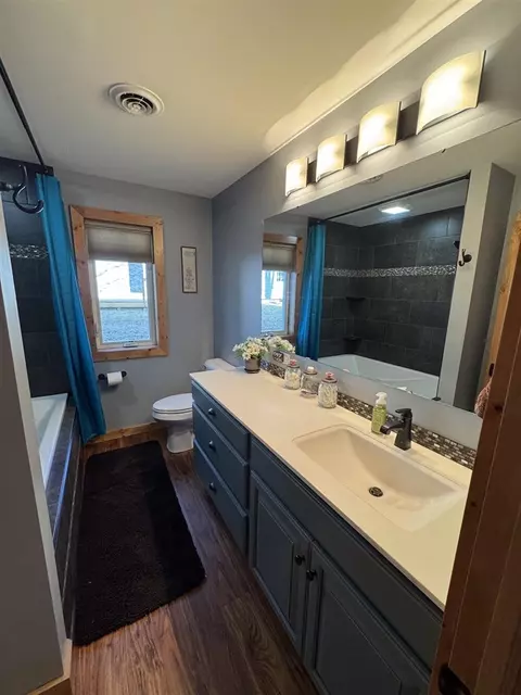 Bath - 3382 Pinecrest, Gladwin, MI 48624 photo 2 of 5