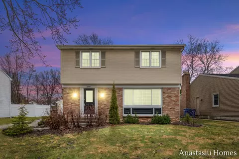 2244 Woodlawn, Grand Rapids, MI 49546
