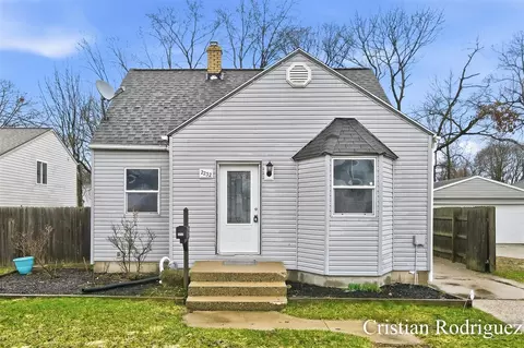 2232 Avon, Wyoming, MI 49519