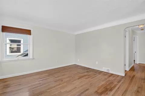 Living - 3465 Byrd, Dearborn, MI 48124 photo 5 of 7