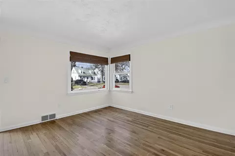 Living - 3465 Byrd, Dearborn, MI 48124 photo 3 of 7