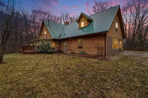 4360 S Maple Is, Fremont, MI 49412