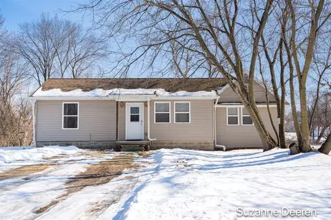 68 Dewitt, Saranac, MI 48881