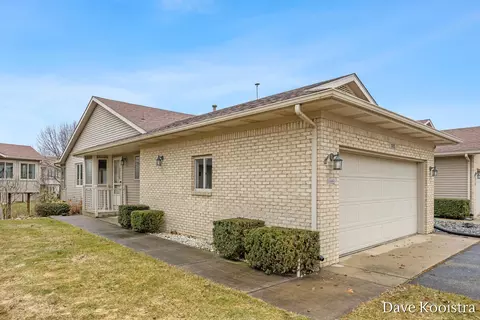 1005 Amber Rdg, Byron Center, MI 49315