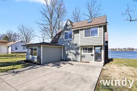 8207 Pokagon, Watervliet, MI 49098