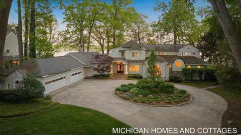 714 N N Shr, Holland, MI 49424