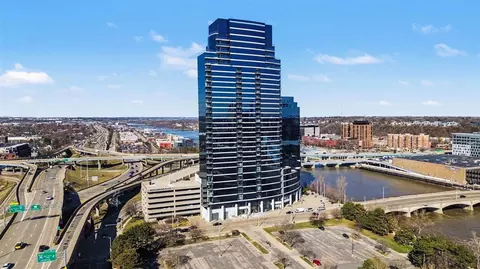 335 Bridge #304, Grand Rapids, MI 49504
