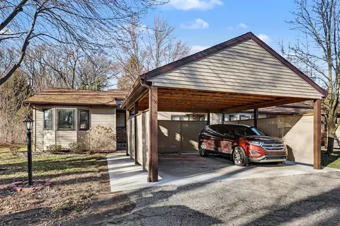 2639 Chatham Woods #14, Grand Rapids, MI 49546