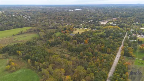 2725 S Duck Lk, Highland, MI 48356