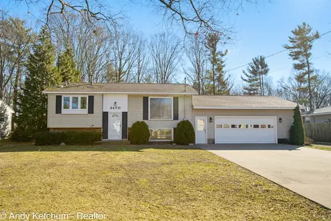 4470 Poulin, Norton Shores, MI 49441