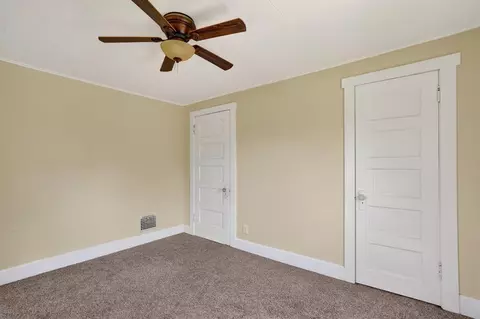 Bedroom - 406 E Mcdevitt, Jackson, MI 49203 photo 4 of 4
