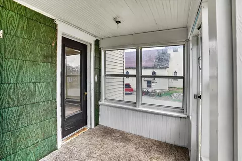 Exterior - 406 E Mcdevitt, Jackson, MI 49203 photo 7 of 10