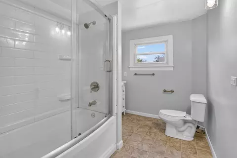 Bath - 406 E Mcdevitt, Jackson, MI 49203 photo 1 of 3
