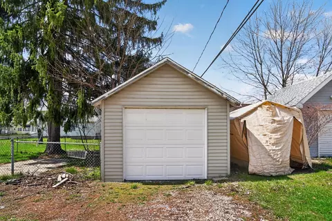 Exterior - 406 E Mcdevitt, Jackson, MI 49203 photo 9 of 10