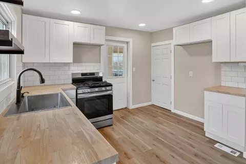 Other - 406 E Mcdevitt, Jackson, MI 49203 photo 3 of 14