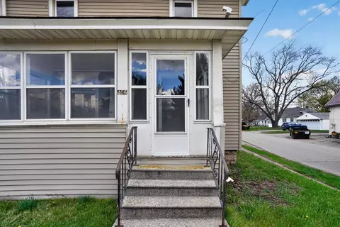 Exterior - 406 E Mcdevitt, Jackson, MI 49203 photo 5 of 10