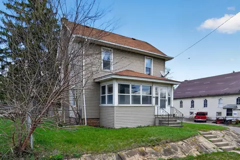 Exterior - 406 E Mcdevitt, Jackson, MI 49203 photo 3 of 10
