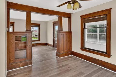 Living - 406 E Mcdevitt, Jackson, MI 49203 photo 1 of 3