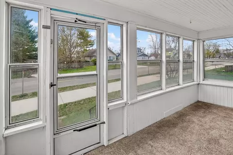 Exterior - 406 E Mcdevitt, Jackson, MI 49203 photo 6 of 10
