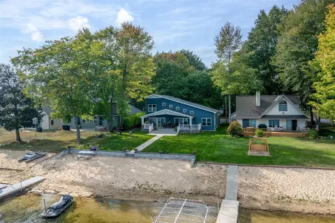 10849 1st, Canadian Lakes, MI 49346