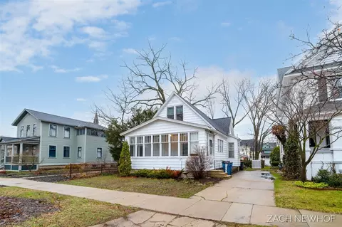 85 W 13th, Holland, MI 49423