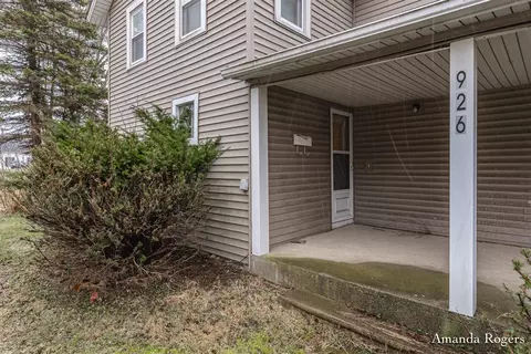 Exterior - 926 E Main, Lowell, MI 49331 photo 3 of 6