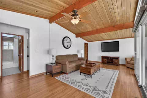Living - 11974 Bradley, Jerome, MI 49249 photo 5 of 7