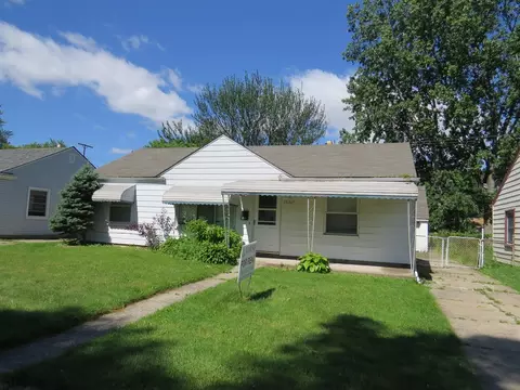 26307 Woodmont, Roseville, MI 48066