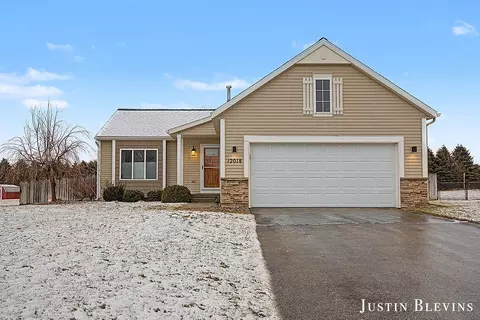 12018 Russell, Cedar Springs, MI 49319