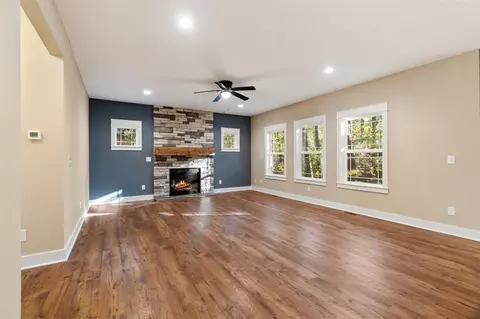 Living - 0 Silkworth, Jackson, MI 49201 photo 2 of 8