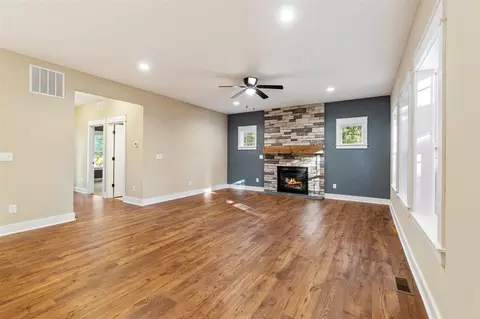 Living - 0 Silkworth, Jackson, MI 49201 photo 3 of 8