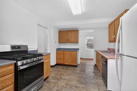 Kitchen - 609 Webb, Jackson, MI 49202 photo 1 of 4