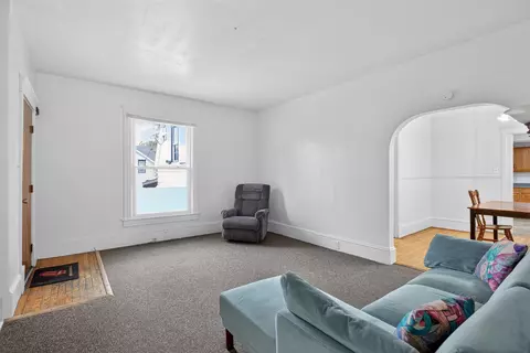 Living - 609 Webb, Jackson, MI 49202 photo 2 of 3
