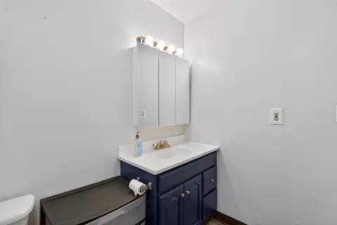 Bath - 609 Webb, Jackson, MI 49202 photo 3 of 3