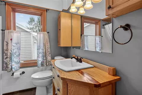 Bath - 6246 S Brooklyn, Jackson, MI 49201 photo 2 of 2