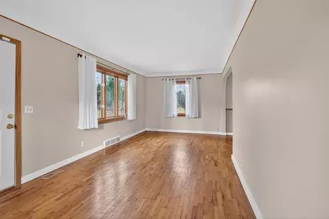 Living - 6246 S Brooklyn, Jackson, MI 49201 photo 1 of 5
