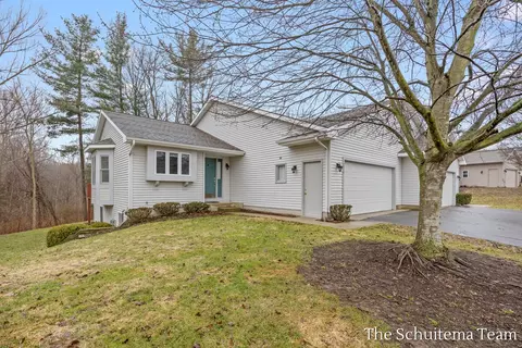 2614 Rolling Rdg, Grand Rapids, MI 49534