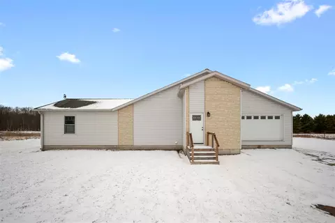 6163 N Meridian, Hope, MI 48628