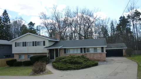 4704 Burton, Grand Rapids, MI 49546