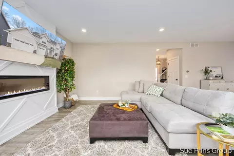 Living - 8089 Eagle Peak, Jenison, MI 49428 photo 2 of 3