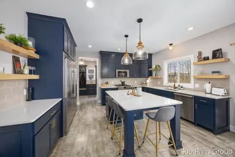 Kitchen - 8089 Eagle Peak, Jenison, MI 49428 photo 5 of 5