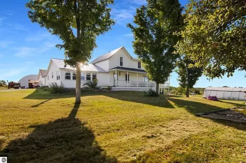 14654 190th, Leroy, MI 49655