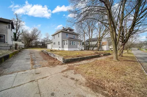 Exterior - 209 Damon, Jackson, MI 49203 photo 4 of 4